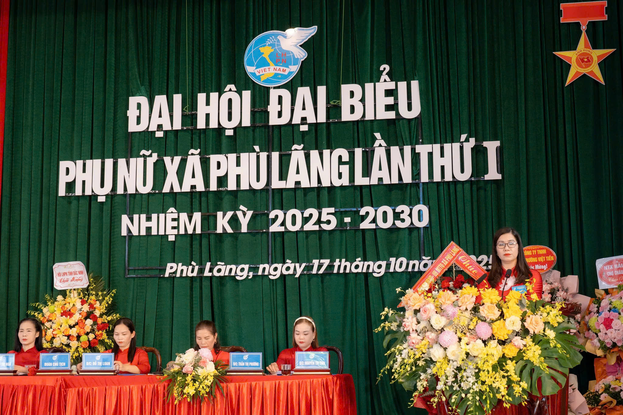 dong-chi-nguyen-thi-duyen-phat-bieu-tai-dai-hoi-phu-nu-xa-phu-lang